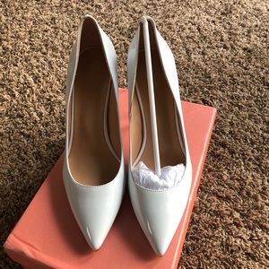 White pointed toe patent leather heels 4 inch